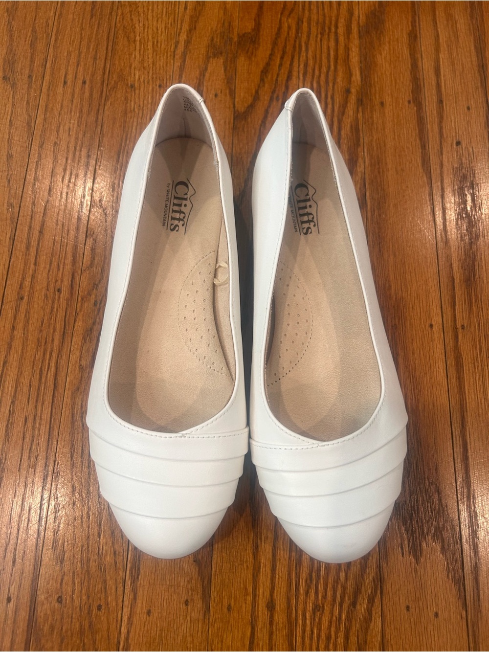 Cliffs by WHITE MOUNTAIN White Women's Rounded Toe Slip-On Flats